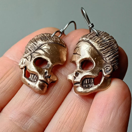 Döskalle barbie örhängen