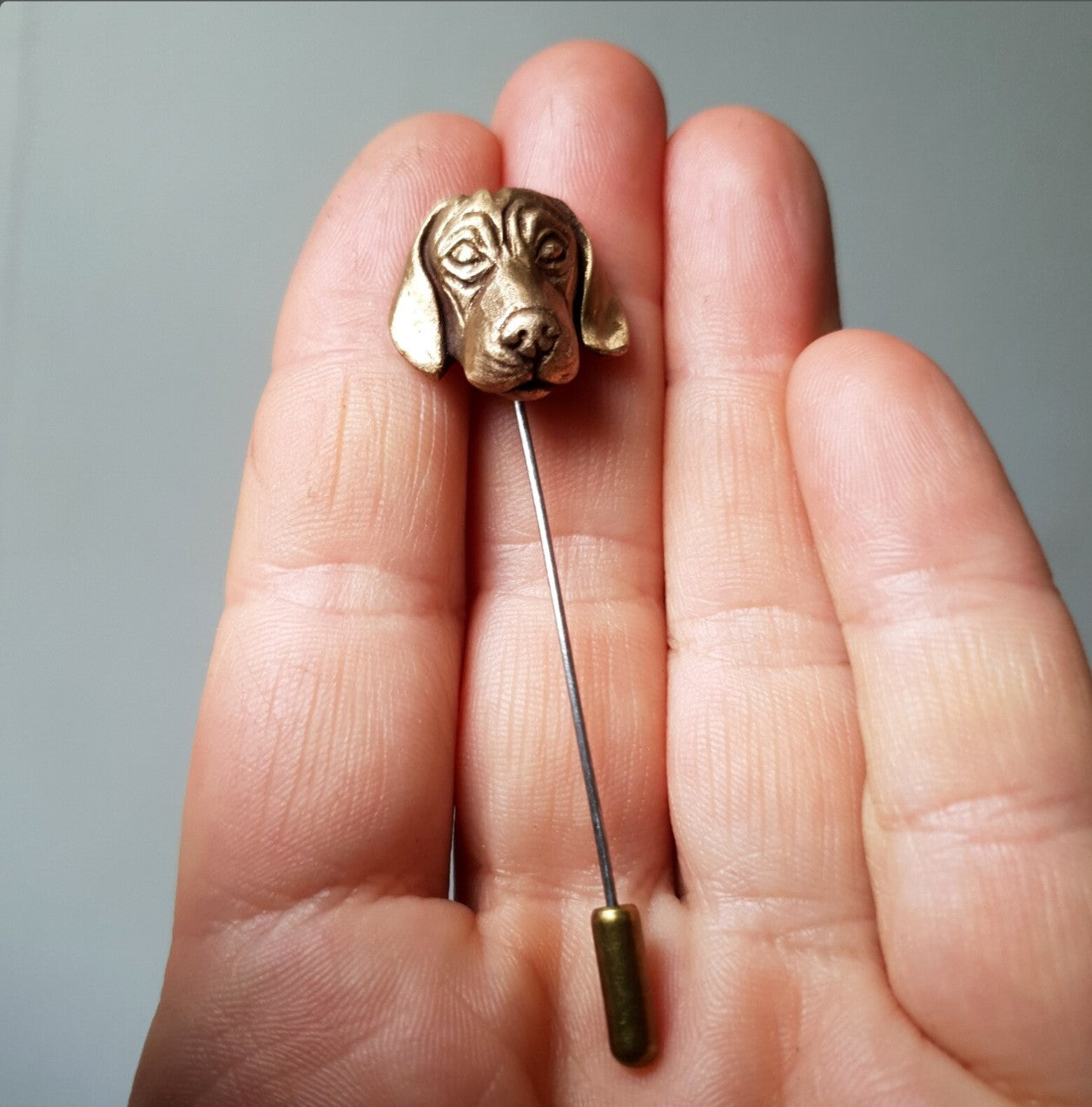 Handgjord kavajnål, porträtt av din hund