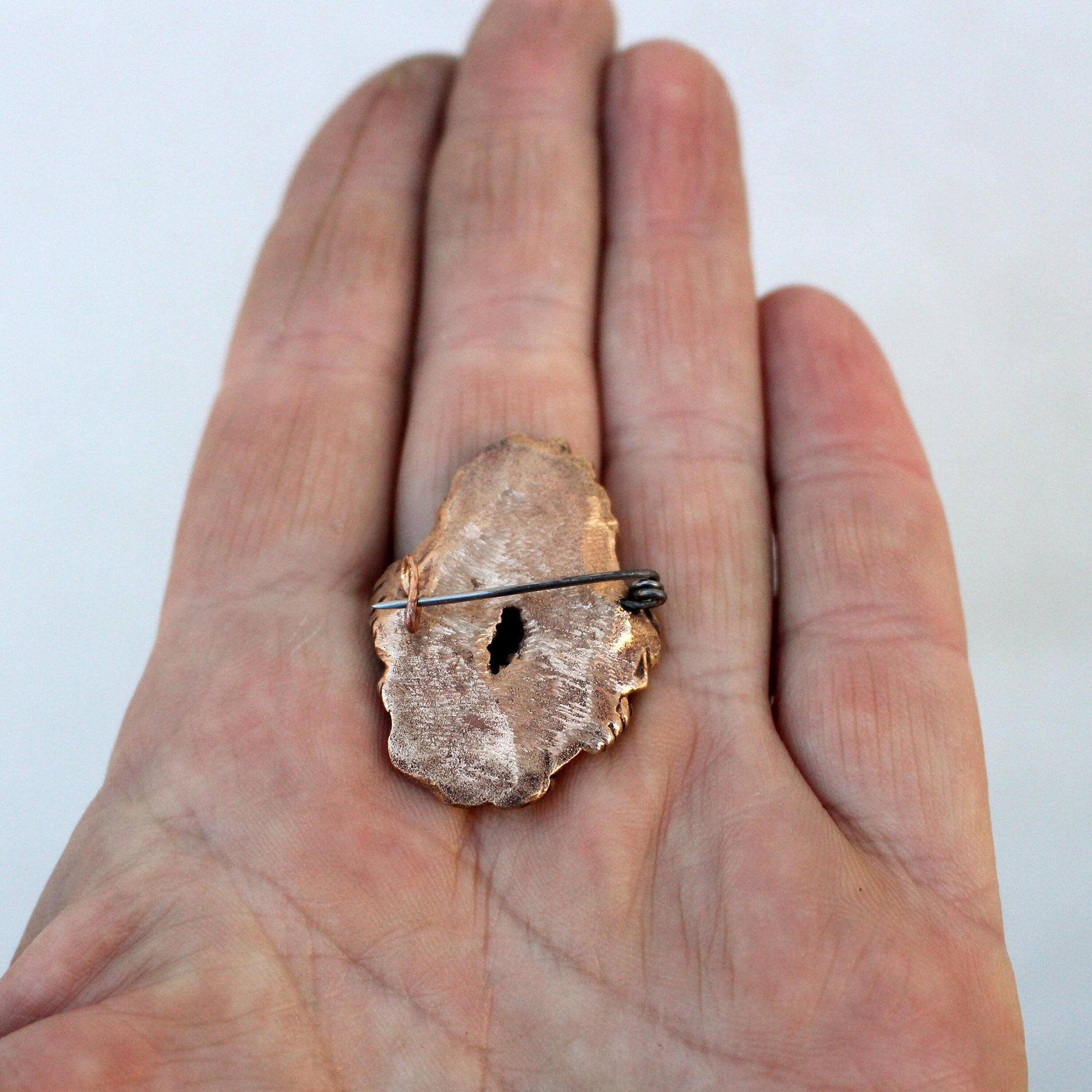 backside of the vagina dentata brooch