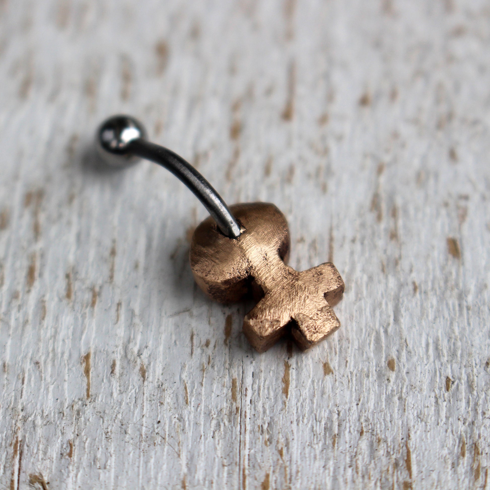 baksida feminist smycke piercing ring