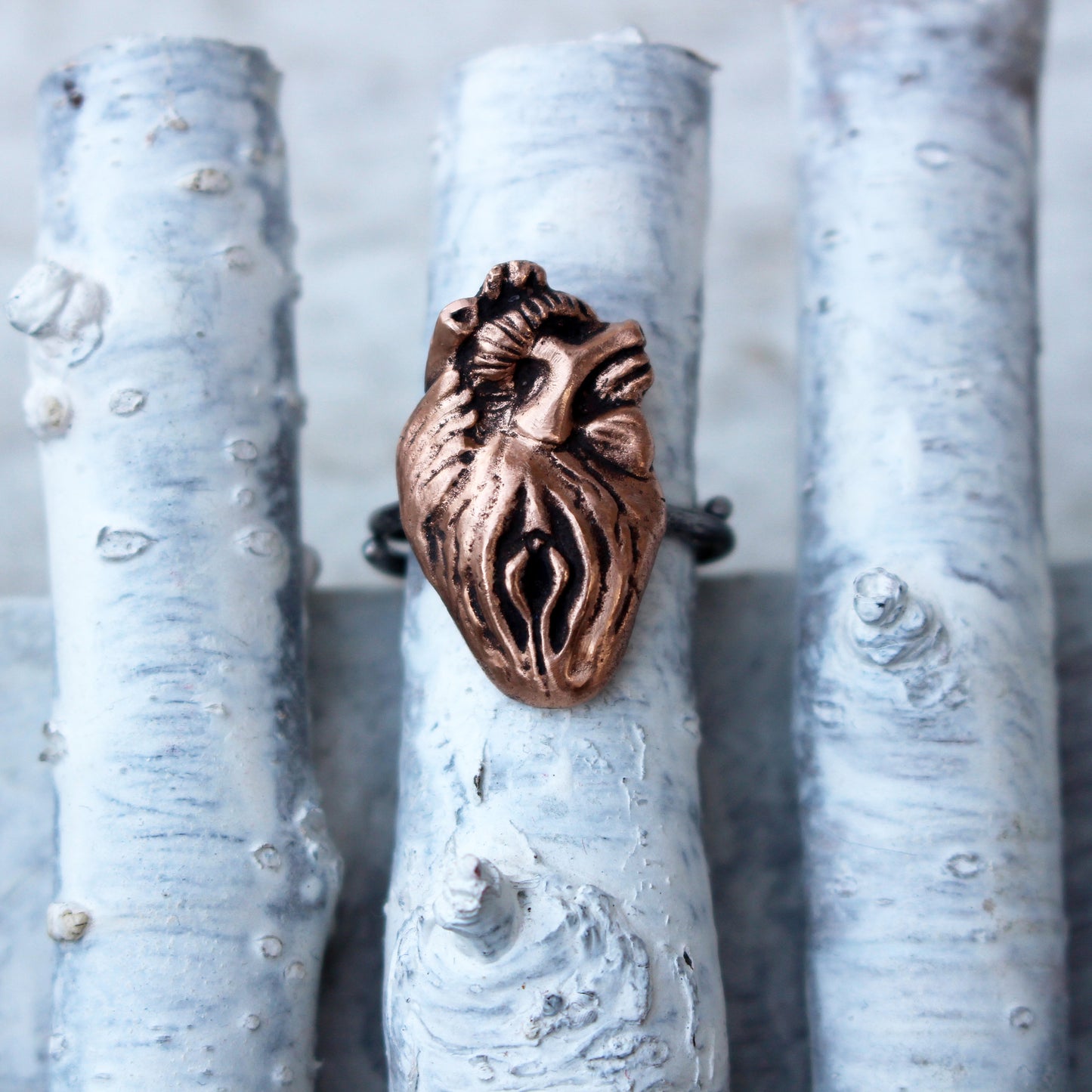Pussy heart ring, fitt konst