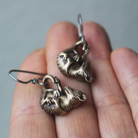 Baby opossum örhängen