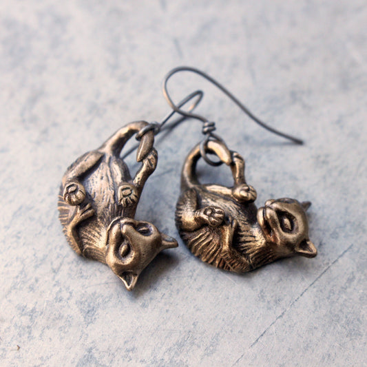 Playful kitten örhängen