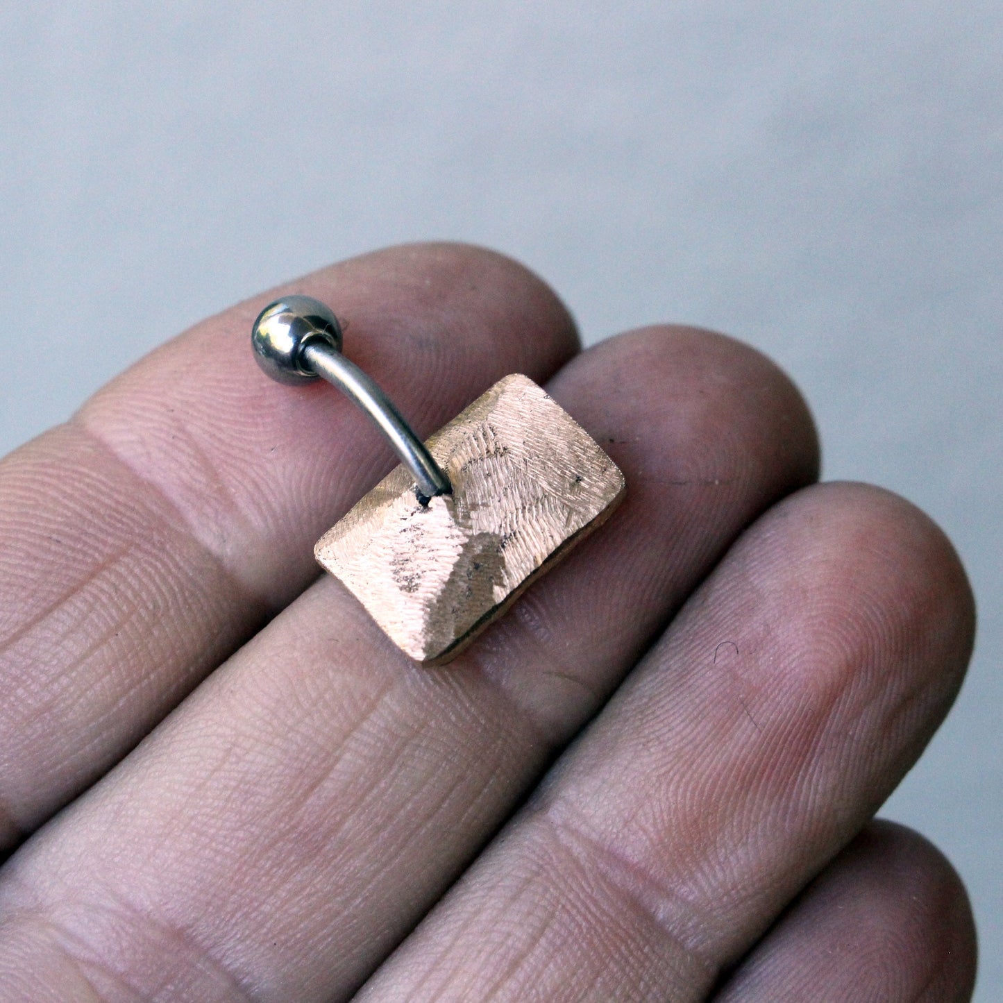 fuck love naval piercing baksida