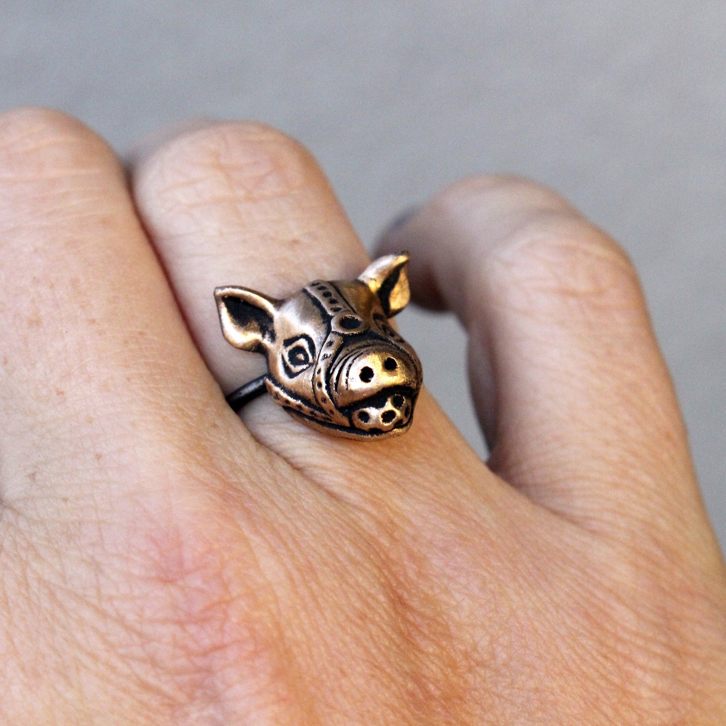 kinky gris ring