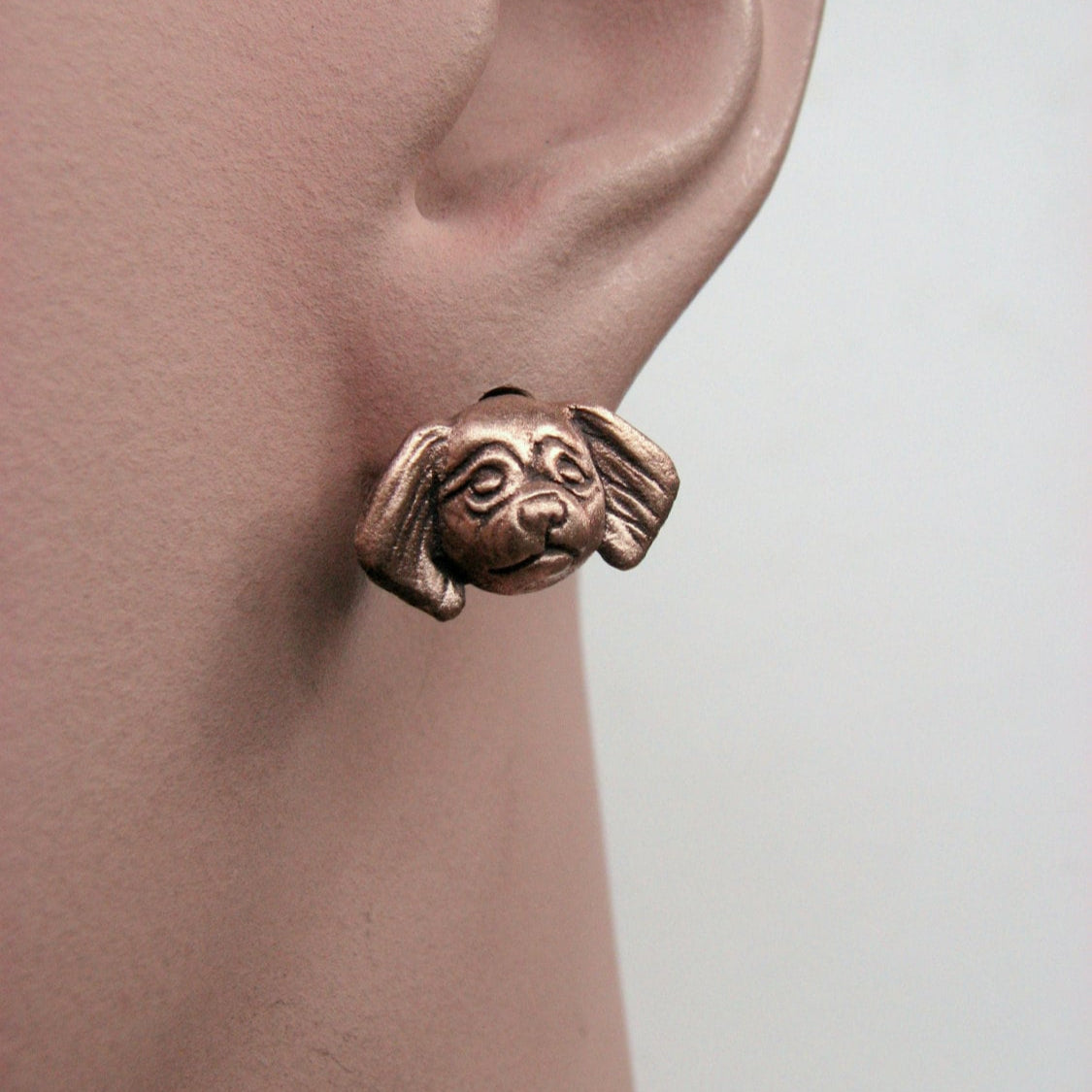 Specialtillverkade bronsörhängen för hundar – din hund i miniatyr