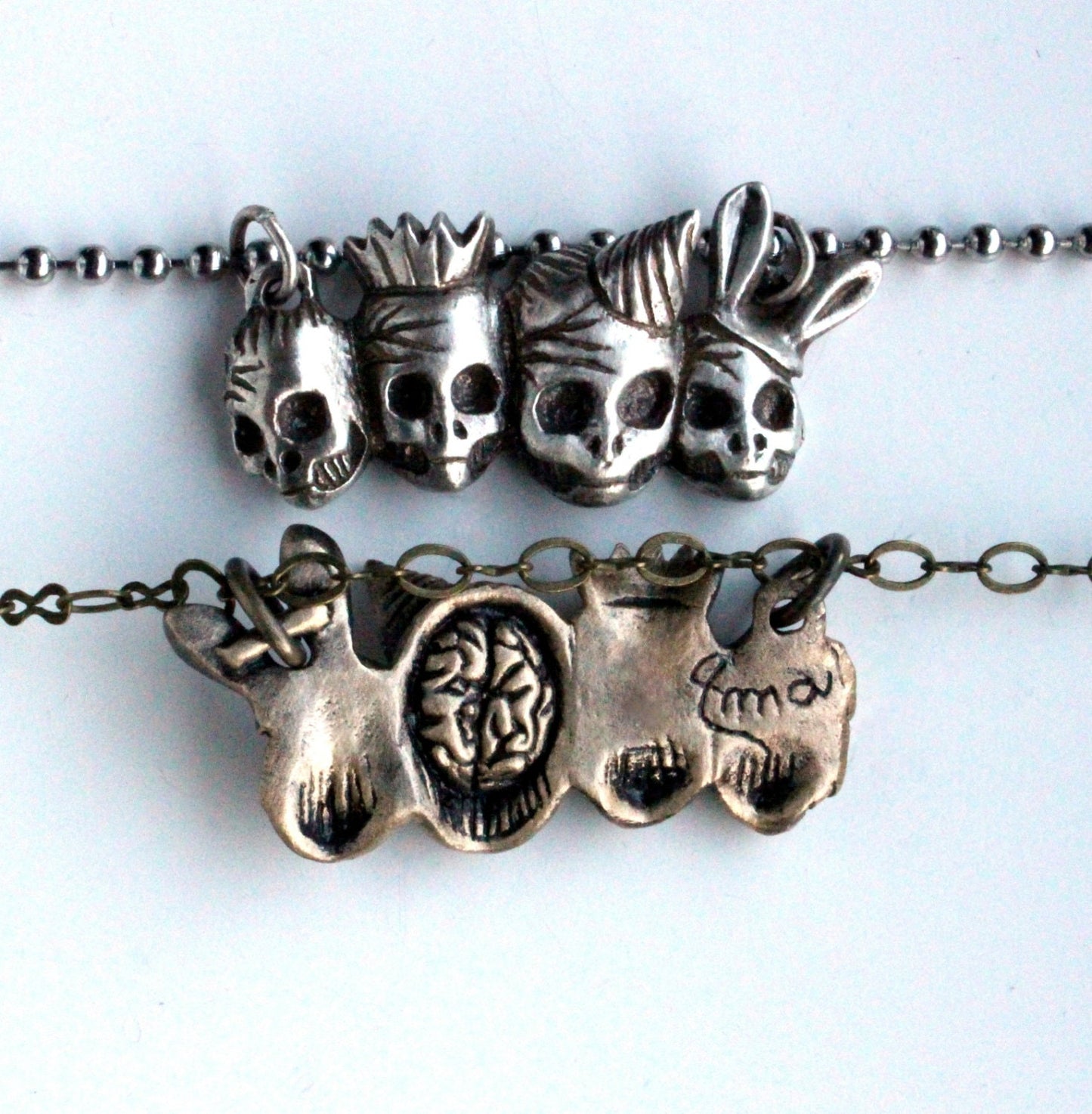 The party must go on, döskalle halsband
