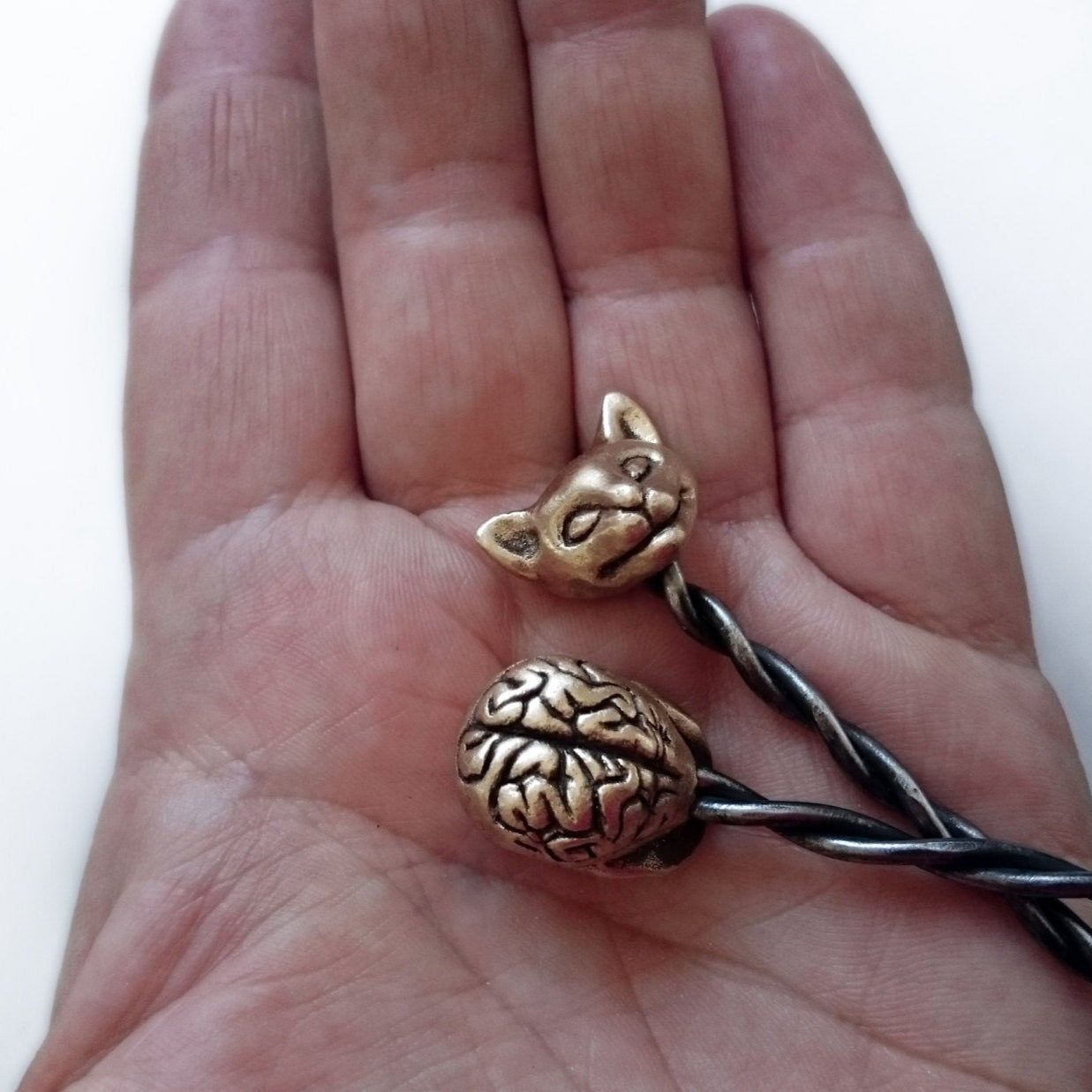 Brainy skull zombie hårsticka