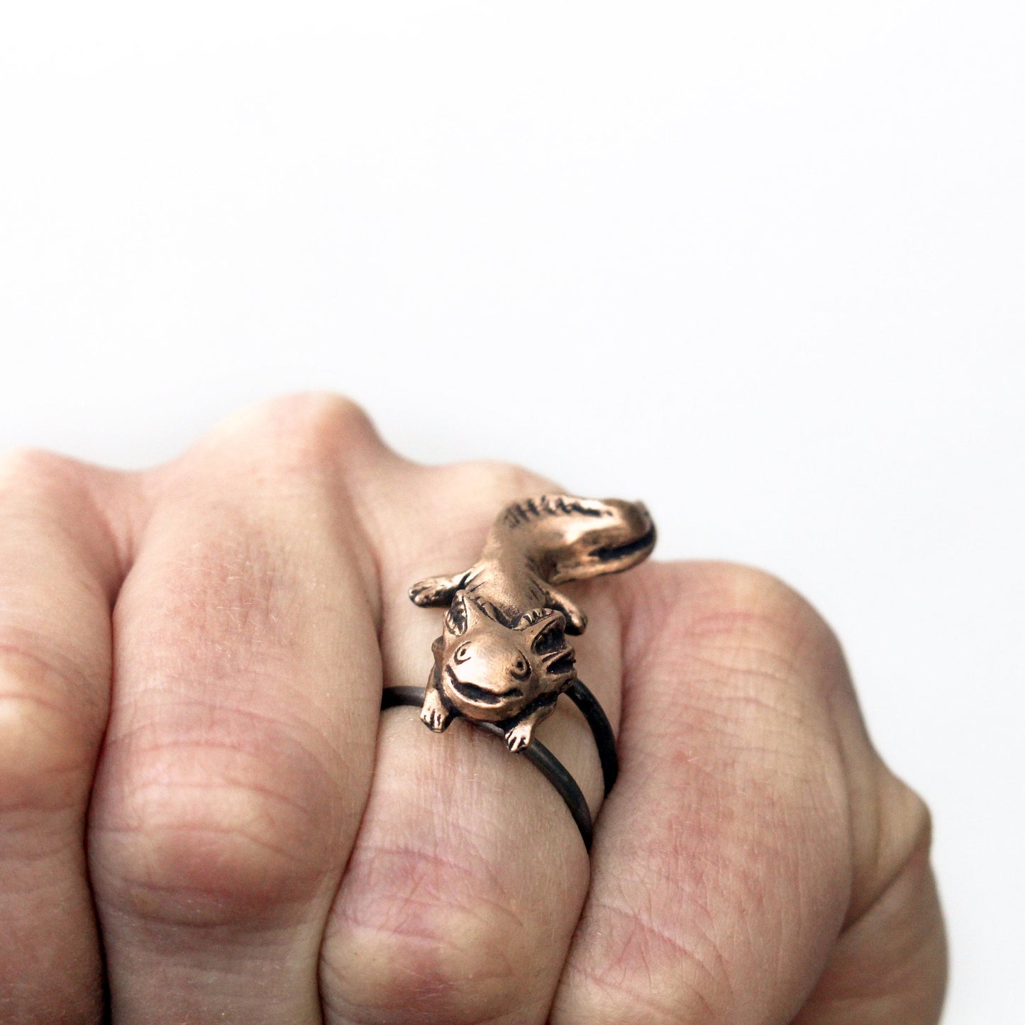 justerbar axolotl ring i brons och rostfrittstål
