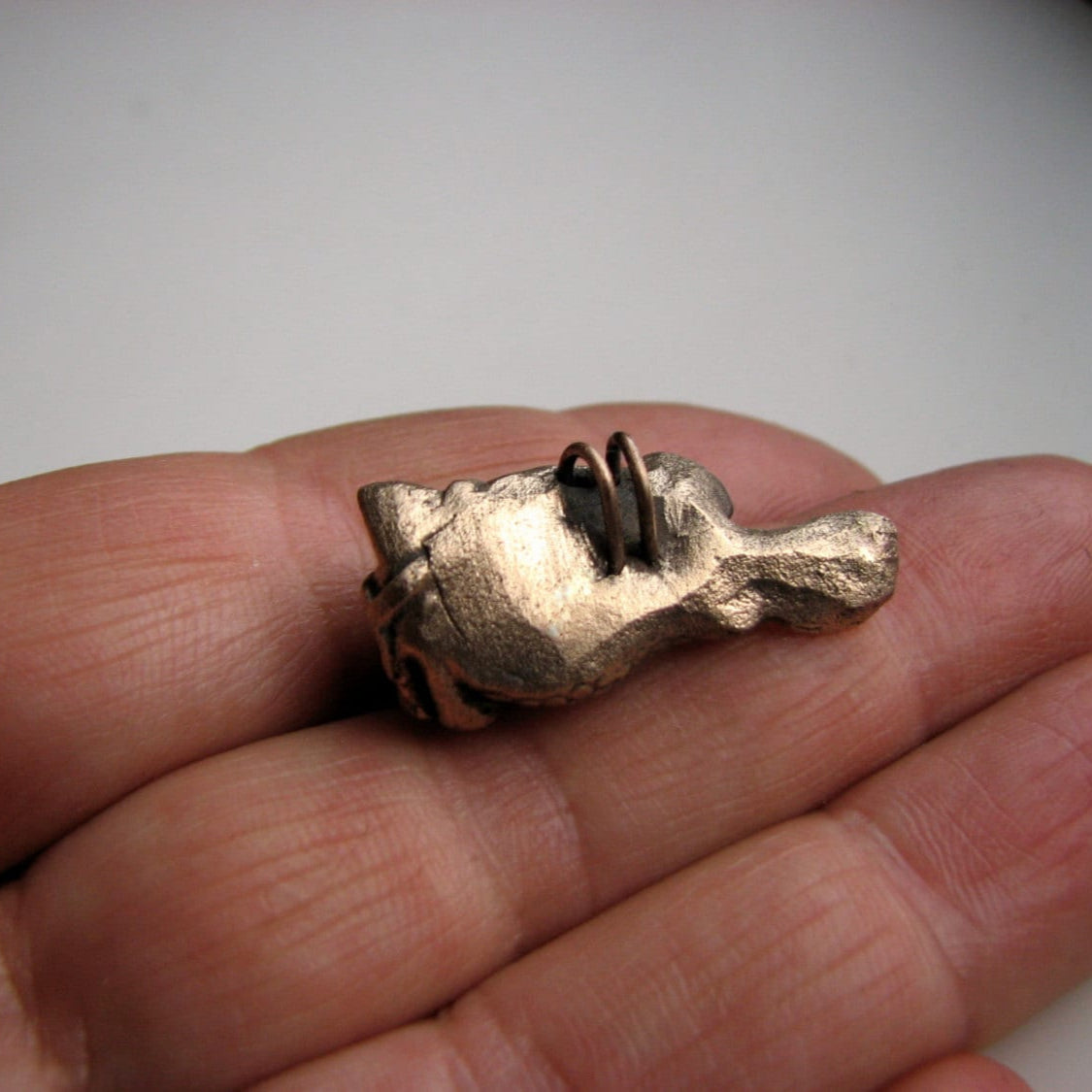 backside catt fish pendant