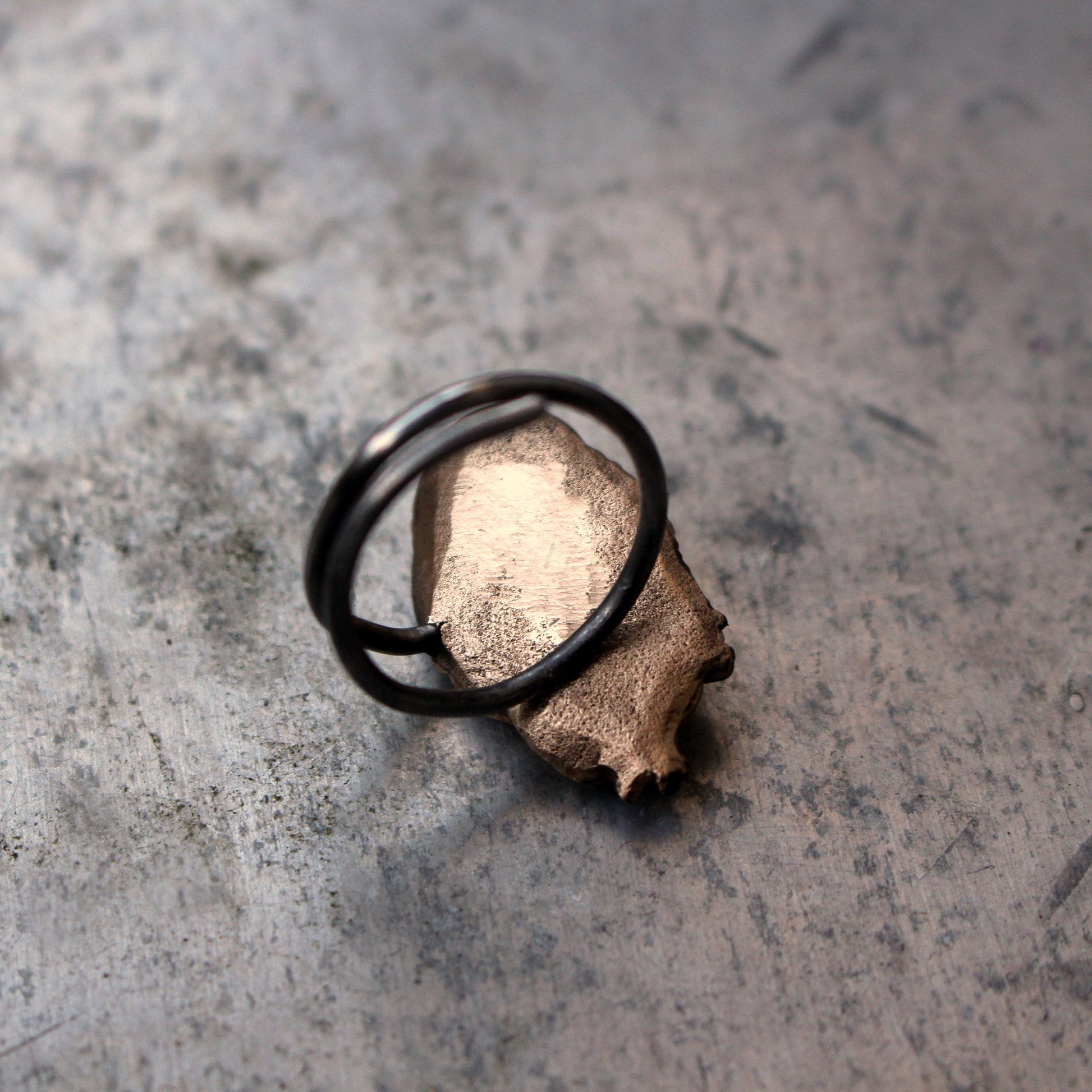 baksida bundet hjärta ring