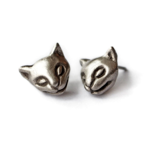 kattörhängen i finsilver och titan