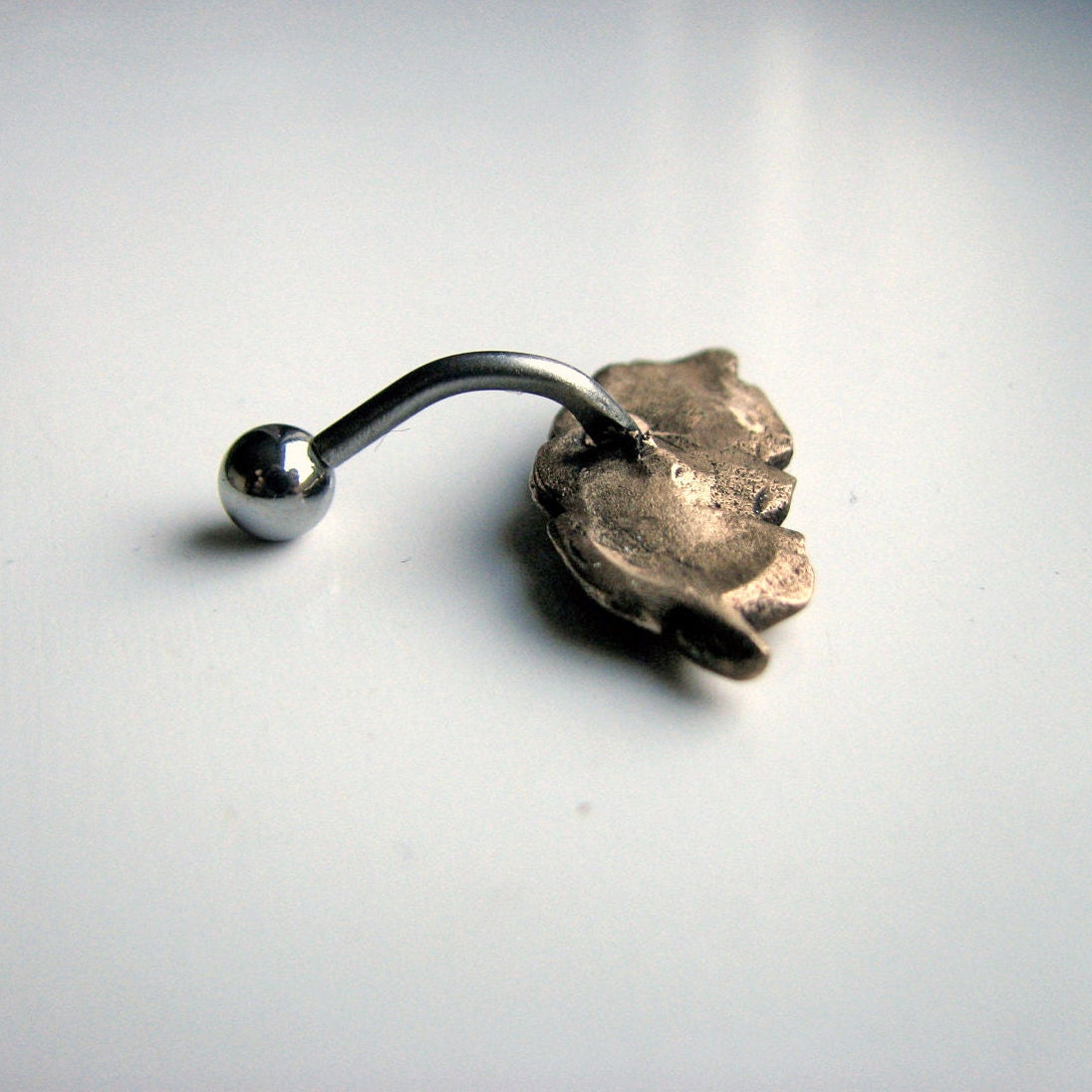 Feather belly ring