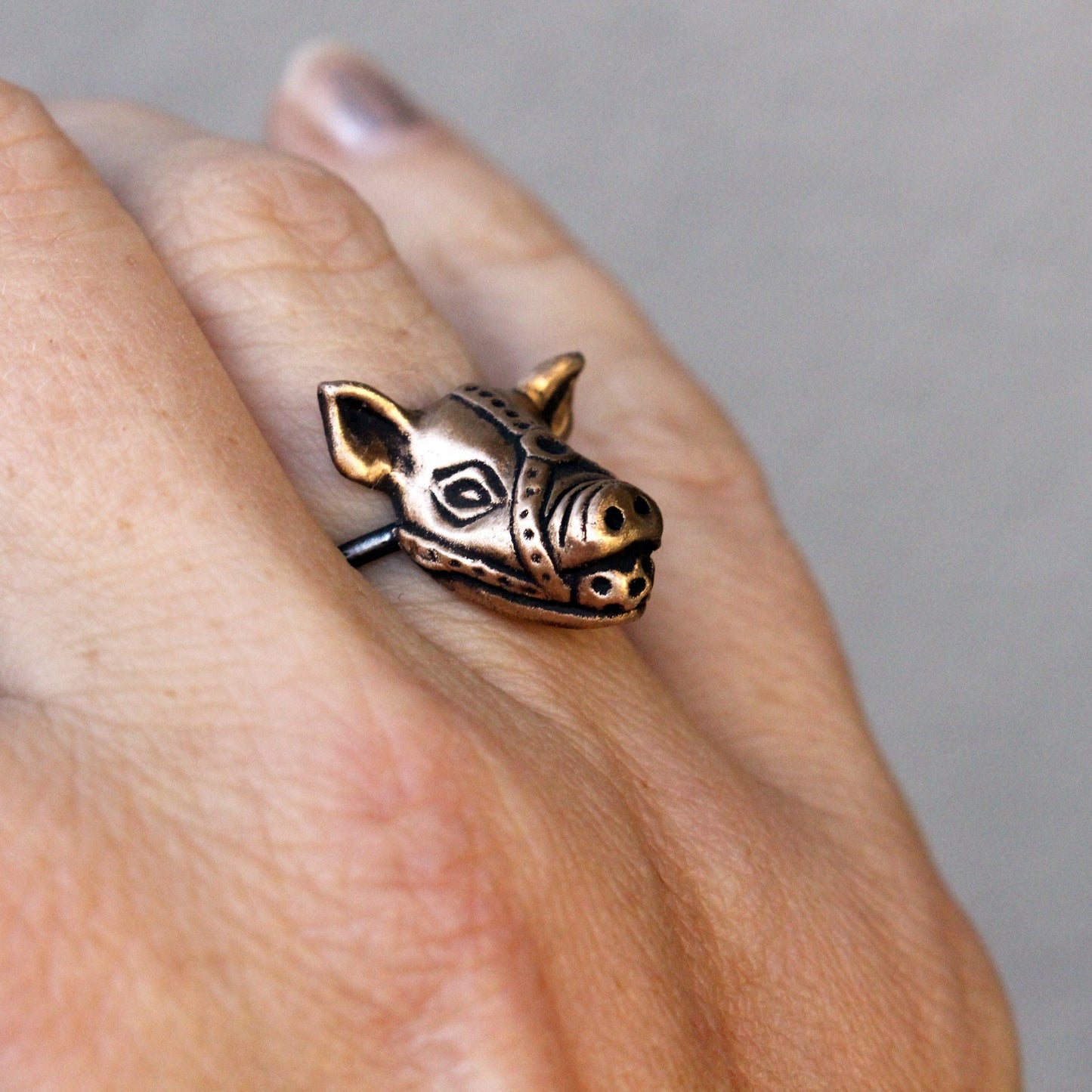 Kinky Pig Ring