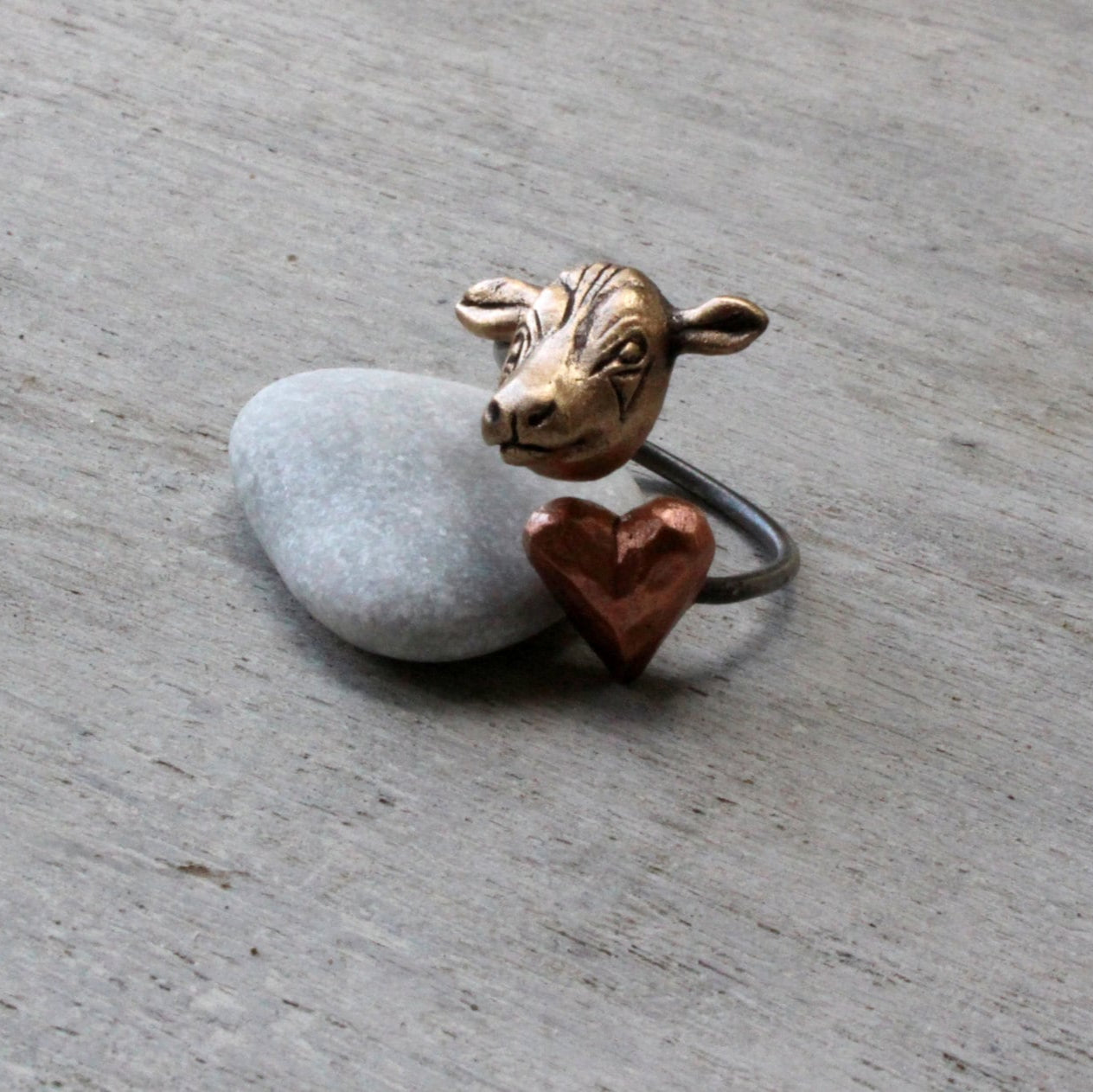 jag älskar kor ring, med ett hjärta och ett litet kohuvud