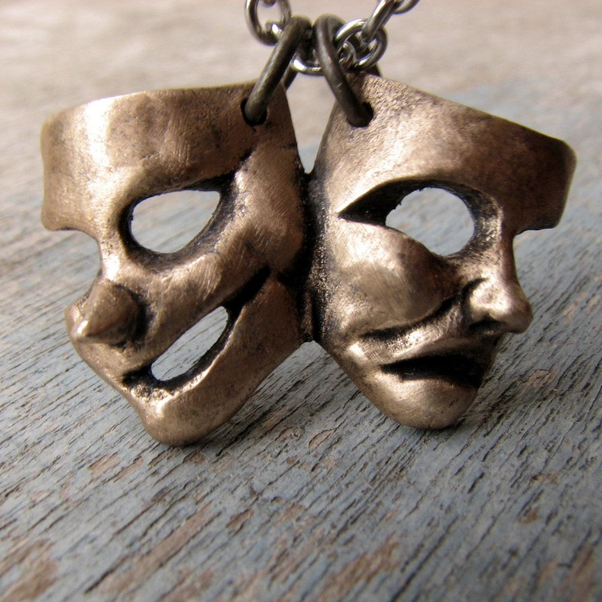 teatermask halsband, komedi och tragedi masker