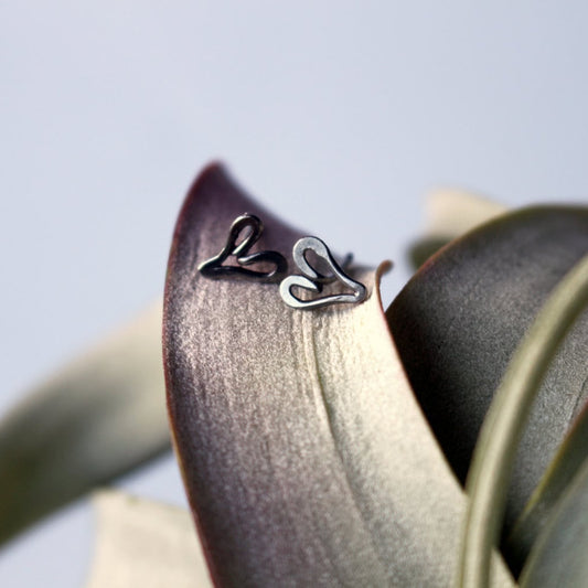 hjärtörhängen tillverkade i ren niobium, allergisäkra