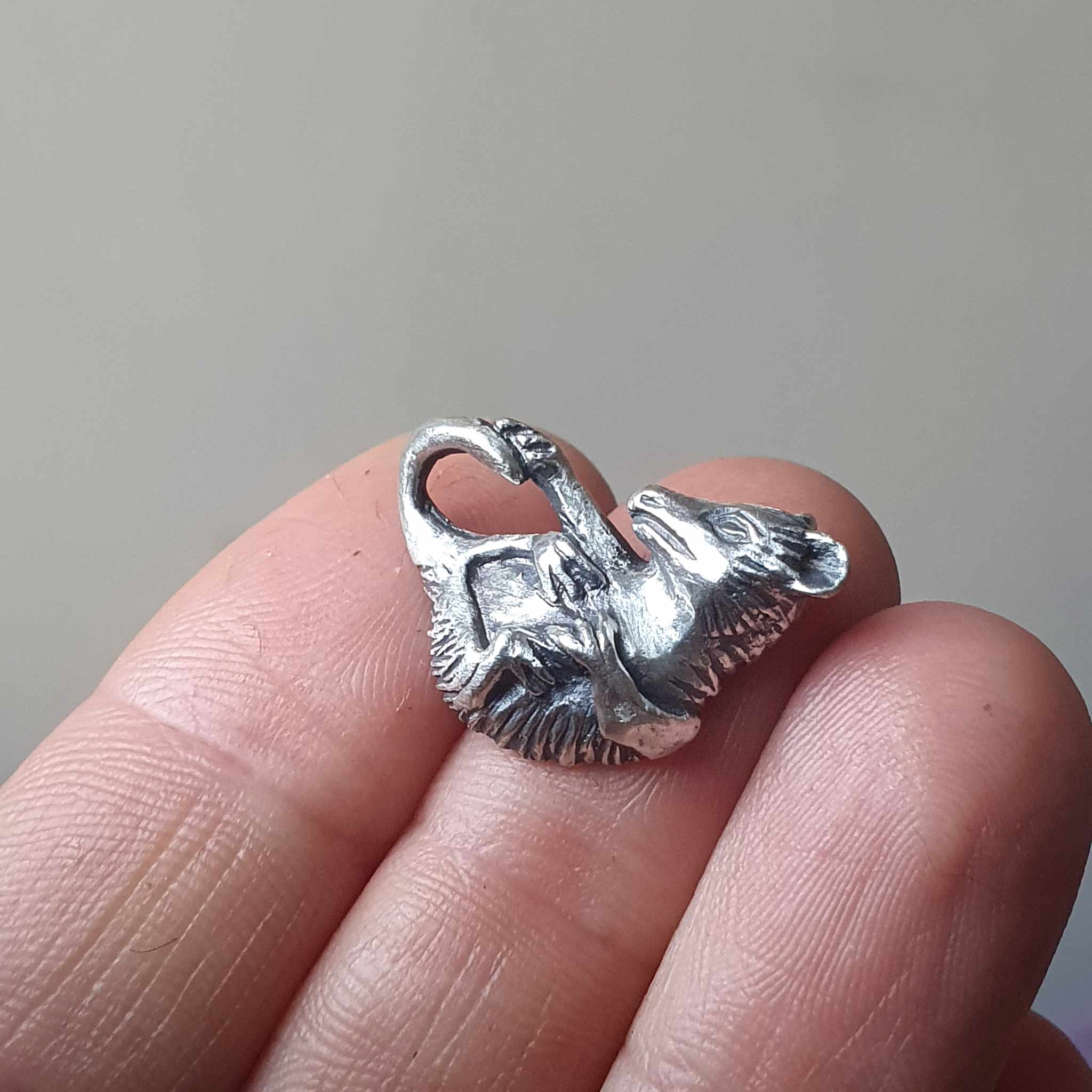 Ciondolo A Forma Di Opossum In Argento 925 - Gioiello Per Donne Amanti Degli Animali - Ipoallergenico - Confezione Regalo Con Panno Lucidante
