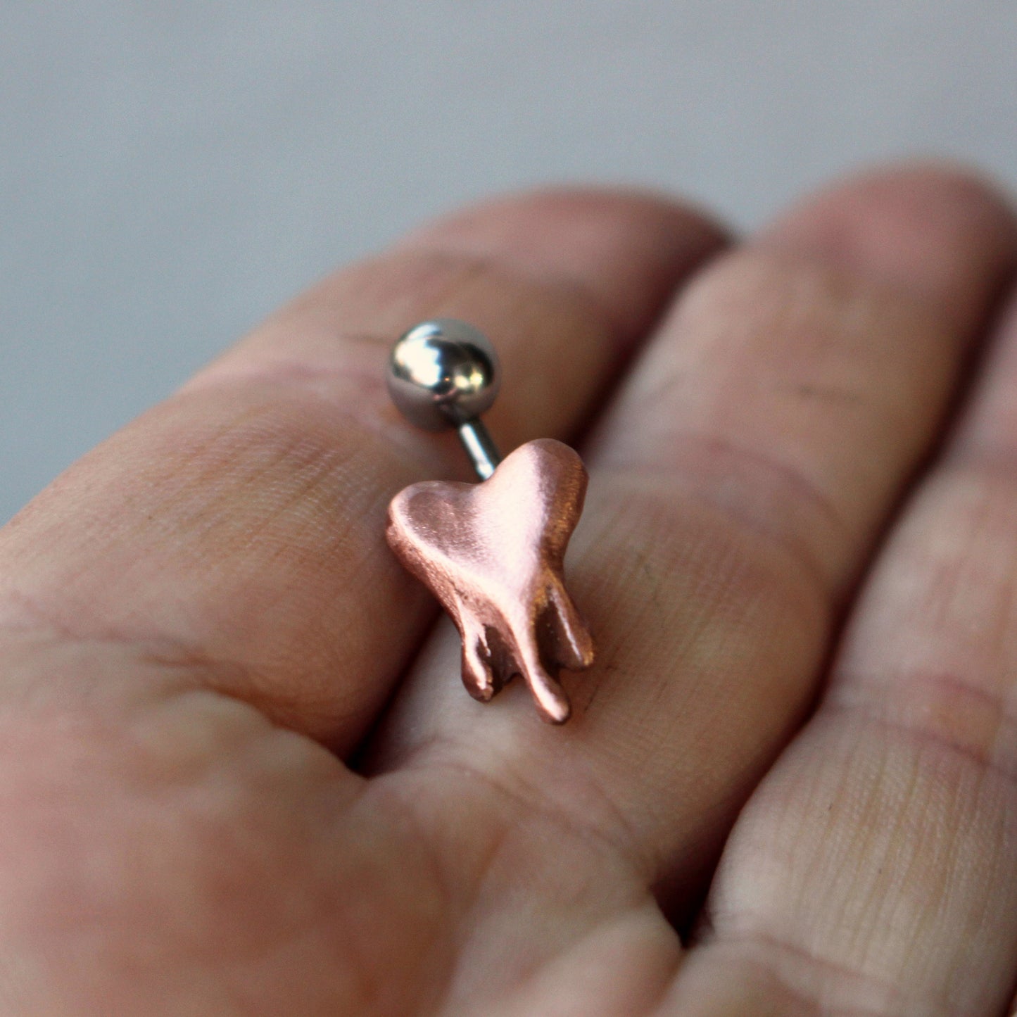 rosa blödande koppar hjärta navelpiercingsmycke