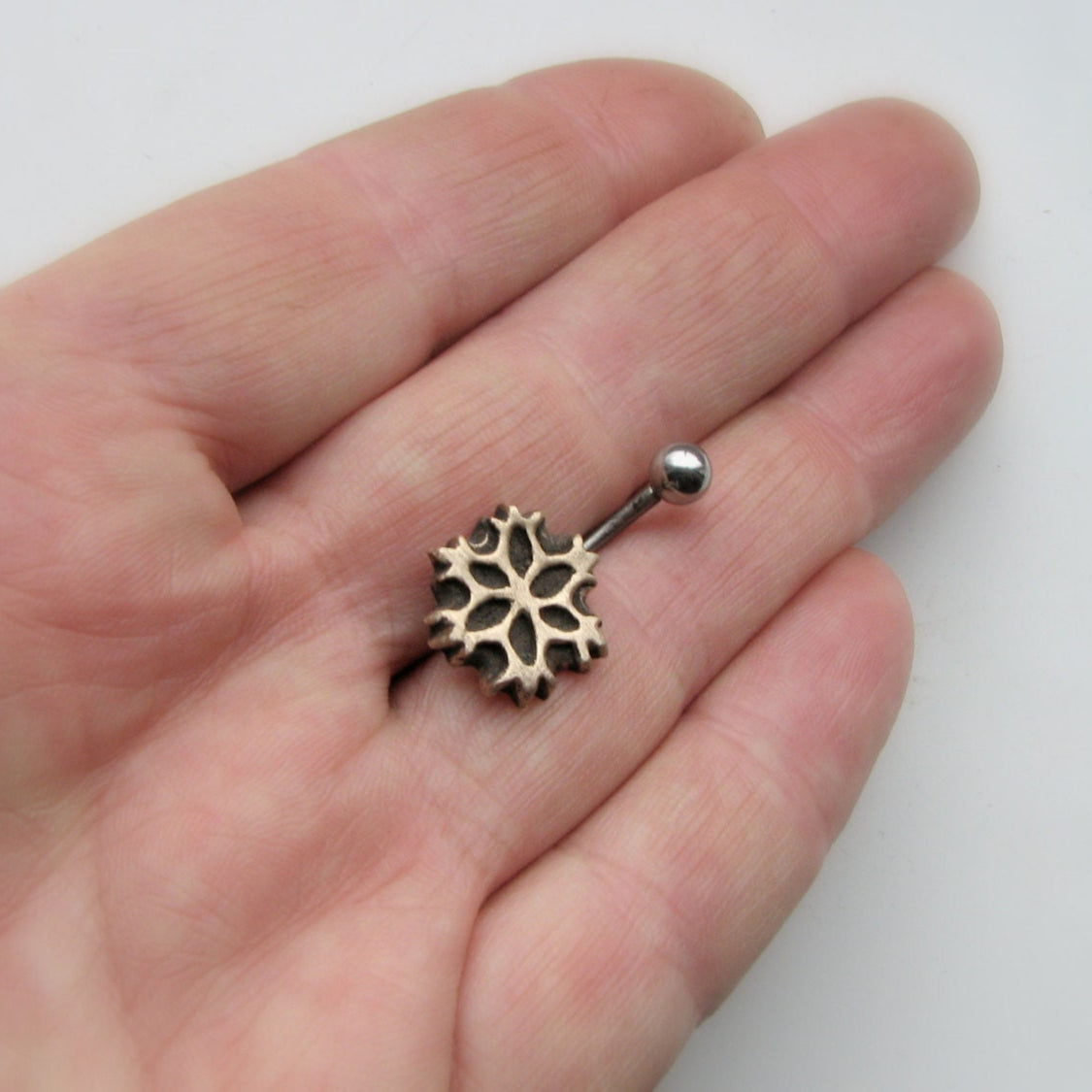 snöflinga navel piercing smycke i brons och titanium