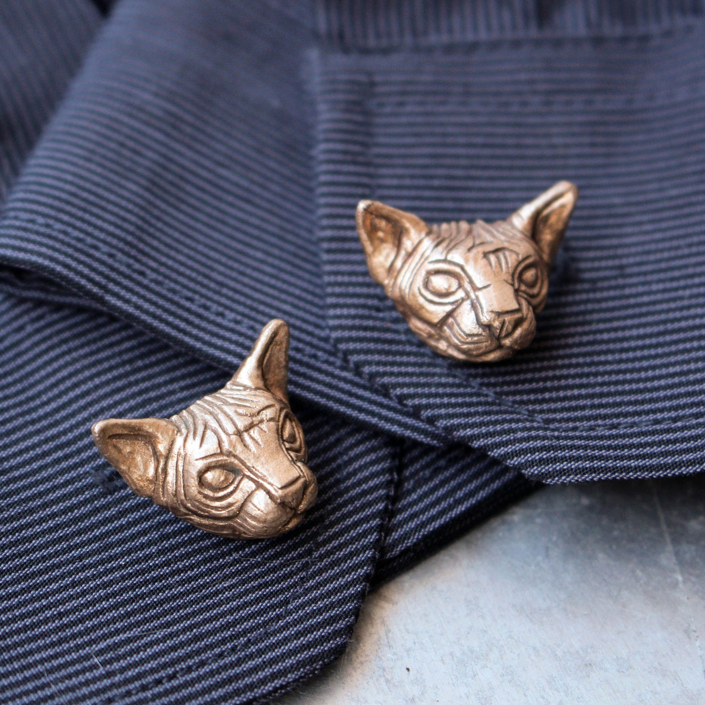 cufflinks in bronze with sphynx cat heads