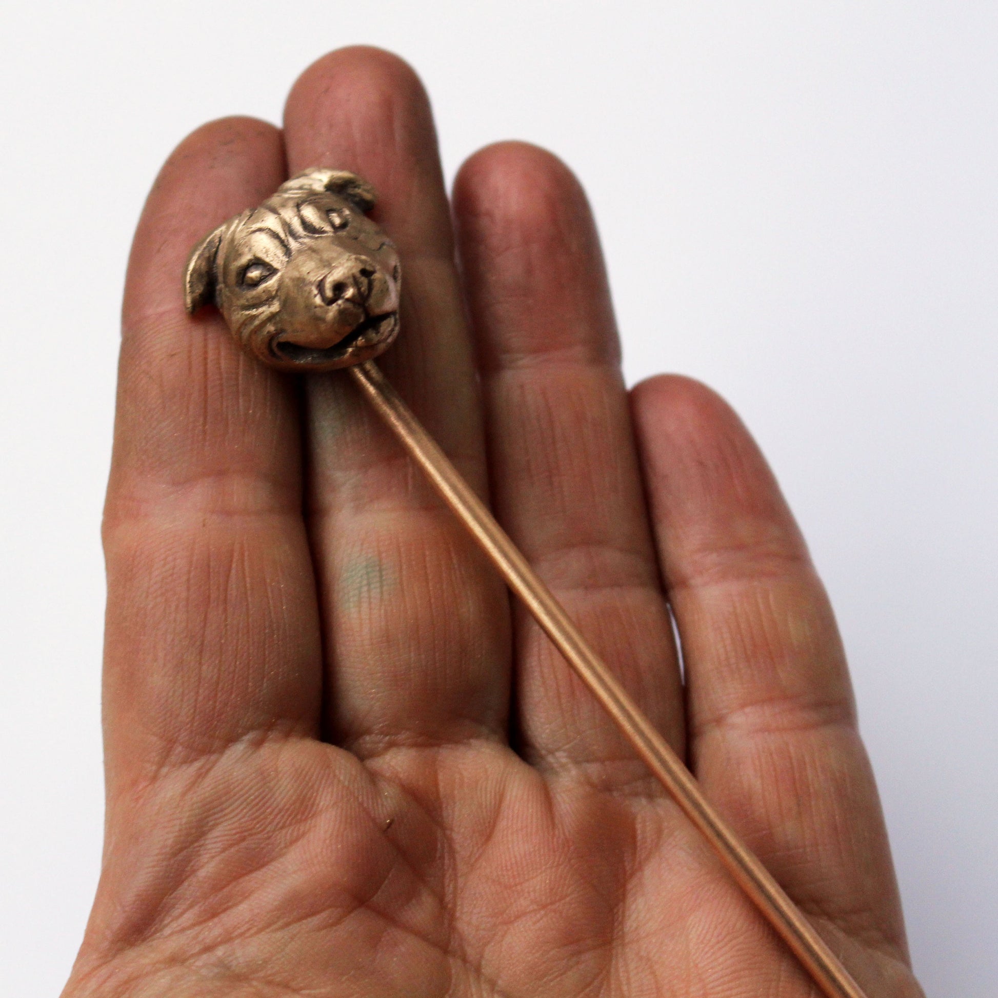 staffordshire bull terrier hårsticka, handgjord