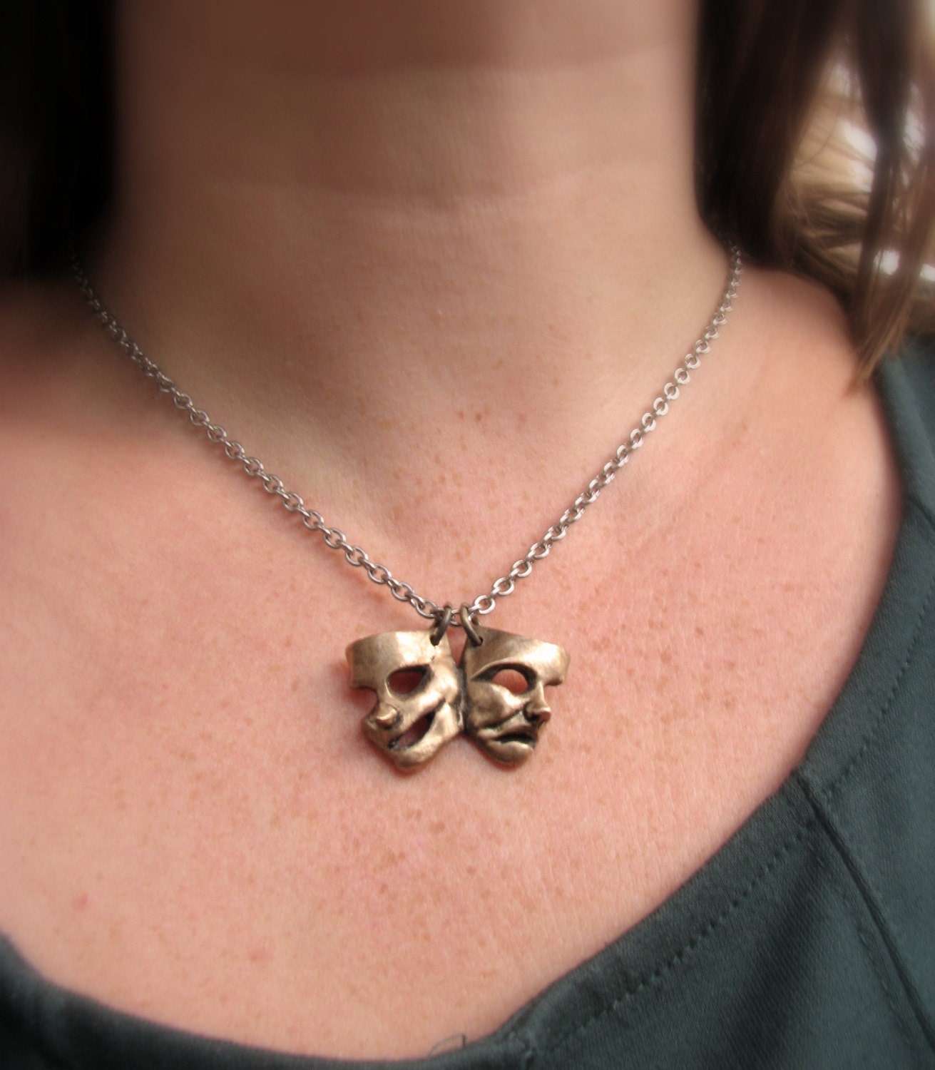 teatermask halsband, komedi och tragedi masker